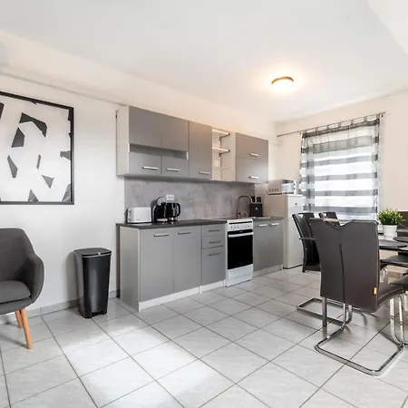 Grand Apartmanhaz Gyenesdias