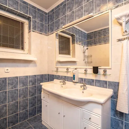 Grand Apartmanhaz *