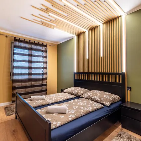 Grand Apartmanhaz Apartment Gyenesdias