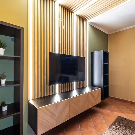 Apartamento Grand Apartmanhaz Gyenesdiás
