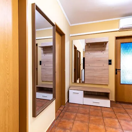 Grand Apartmanhaz Gyenesdias